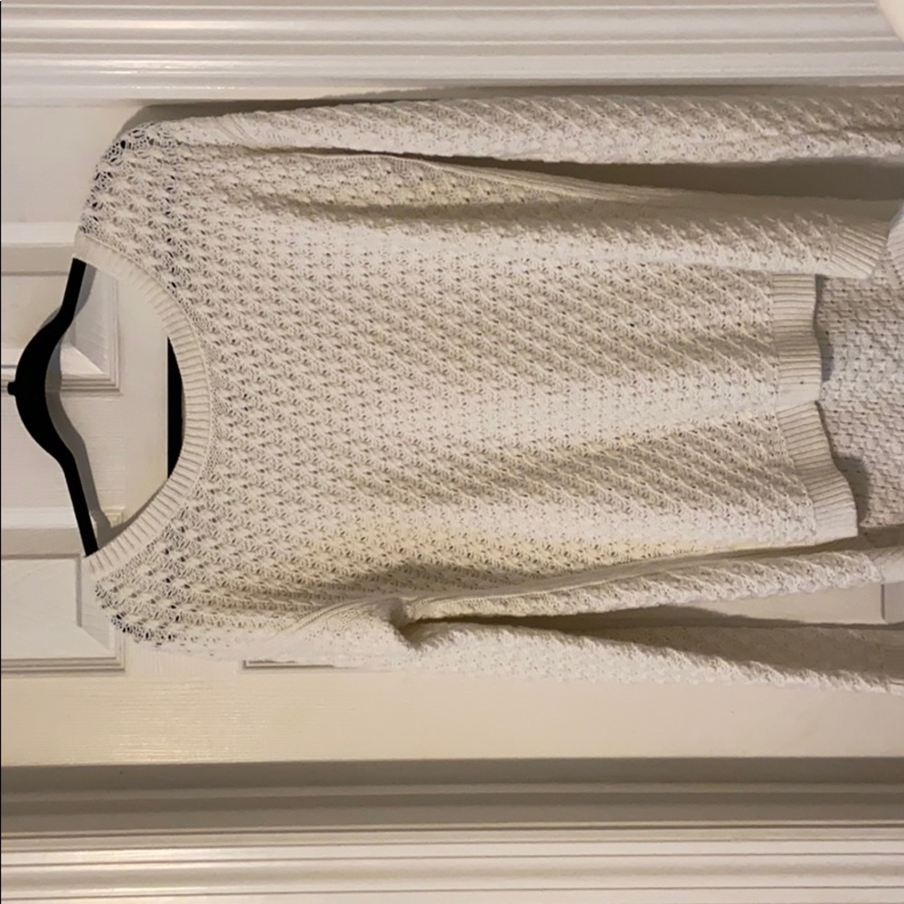 White old navy sweater